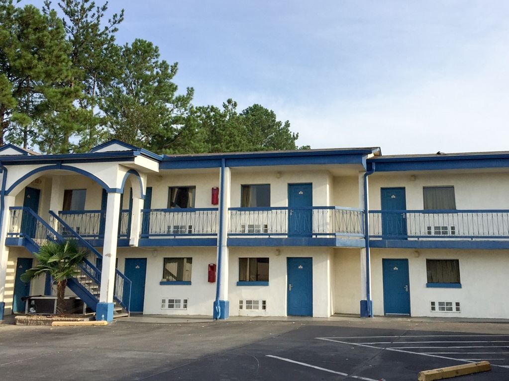 Motel 6 Calera Exterior photo