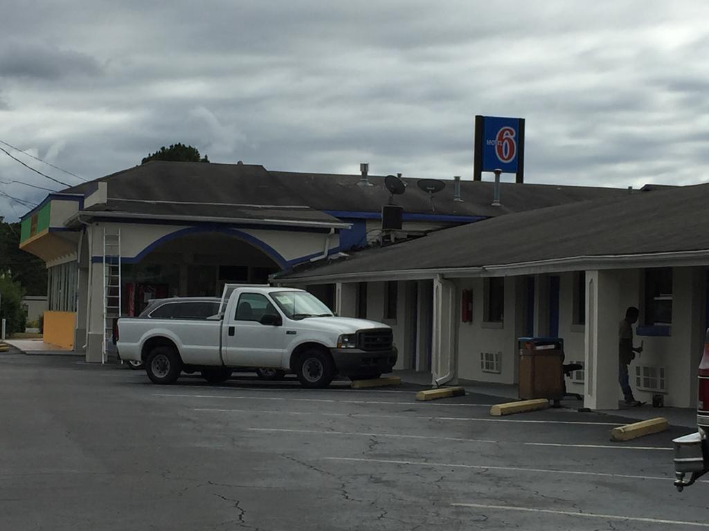 Motel 6 Calera Exterior photo