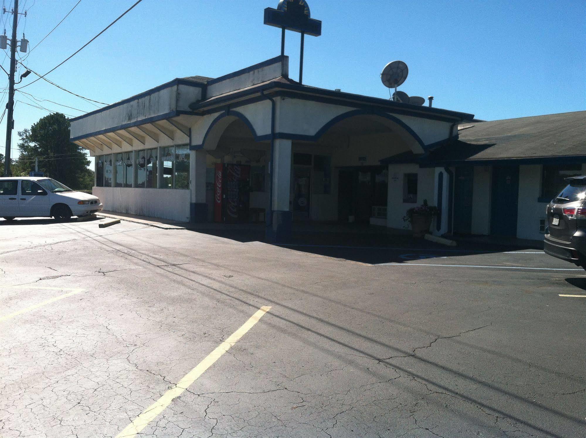 Motel 6 Calera Exterior photo