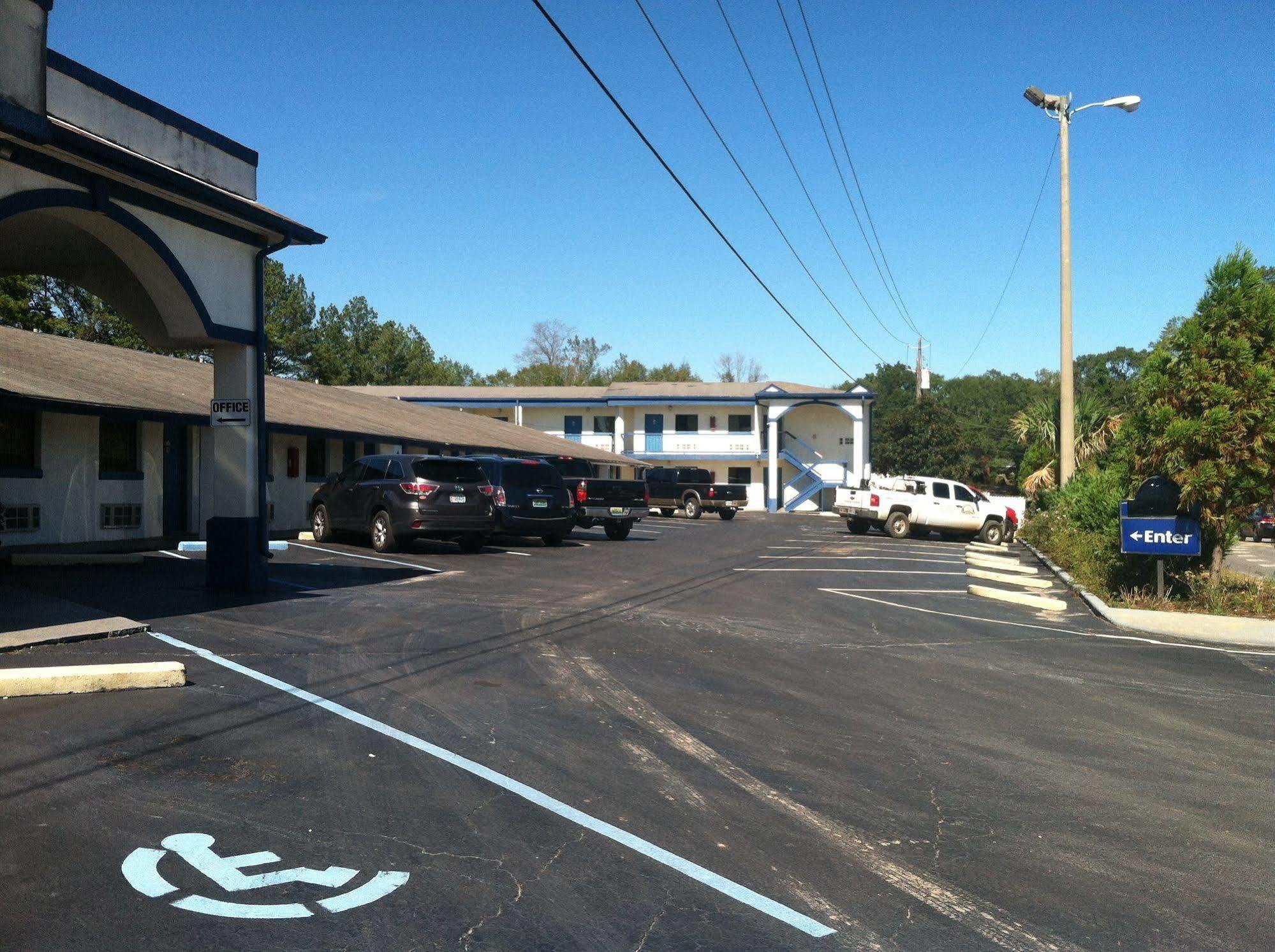 Motel 6 Calera Exterior photo